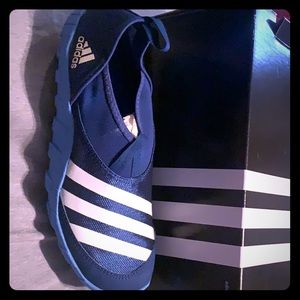 water shoes... size 4 boys / size 6 woman